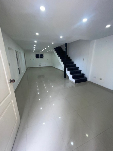 Town House Uso Comercial En Venta Lecheria Calle El Limon