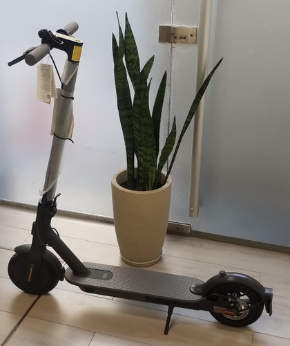 Scooter Eléctrico Xiaomi Mi Electric Scooter 1s