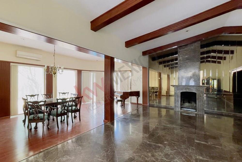 Experimenta El Lujo Y La Comodidad En Esta Impresionante Residencia Con Una Superficie De 600 M2 ...