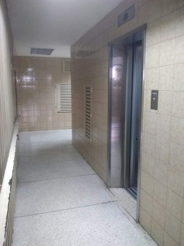 Imagen 2 de 12 de Apartamento En Av Fuerzas Armadas