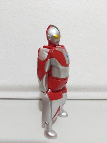Ultraman Kaiju Ultra Egg Figura Transformable Bandai (Usado)