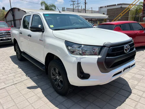 Toyota Hilux 2.7 Cabina Doble Sr Mt