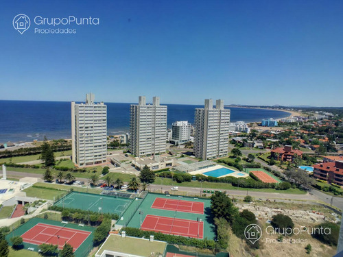 Alquiler Temporal Departamento De 3 Dormitorios Frente Al Mar Playa Mansa, Con Piscina ,  Punta Del Este