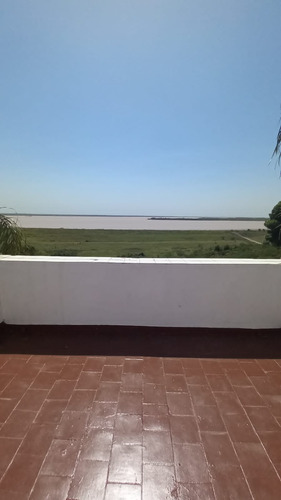 Imagen 25 de 29 de Extensa Casa Quinta Sobre El Rio Paraná