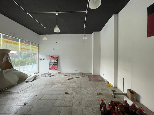 Arriendo Local Comercial De 67,82 M2, Metro Monte Tabor