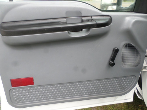 Imagen 5 de 6 de Ford F-350 Super Duty Modelo 2006 3.5 Toneladas