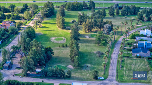 Terreno En Barrio Cerrado, 905 M2, Parquizado, Puerto Roldan