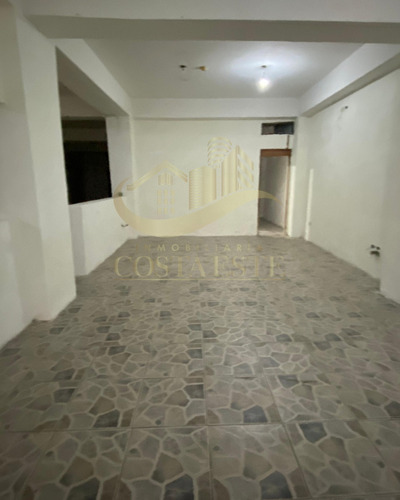 Venta Edificio Comercial De Cinco (5) Niveles Ubicado En Catia La Mar Ref 2356