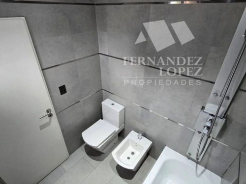 Excelente Casa 4 Ambientes En Dos Plantas En Bernal Oeste