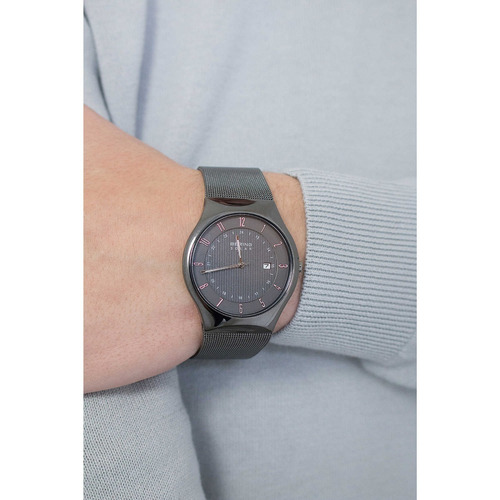 Reloj Bering Men Watch Solar Polished Grey 14640-077
