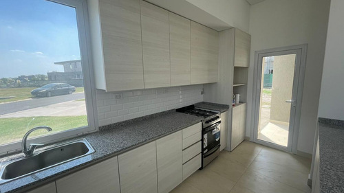 Imagen 9 de 30 de Casa Venta San Sebastián Área 8 - Lote Interno Islas
