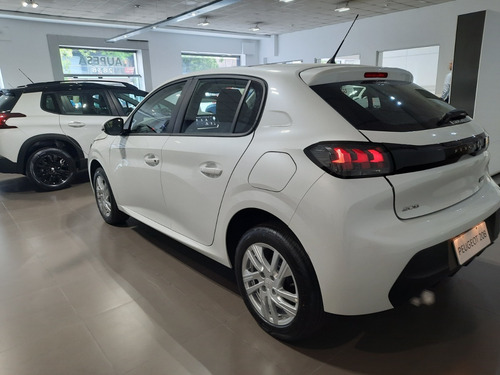 Imagen 20 de 25 de 208 Active Tiptronic J