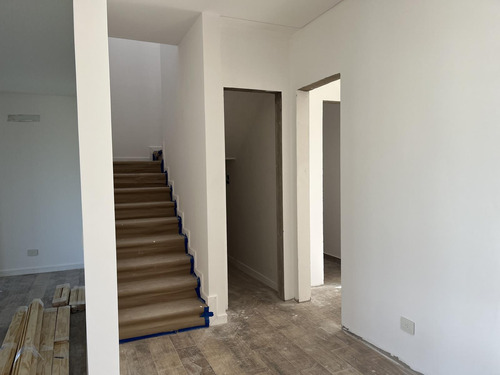 Casa Venta Al Agua Virazón Nordelta 5 Dormitorios Suite Galeria Parrilla Pileta