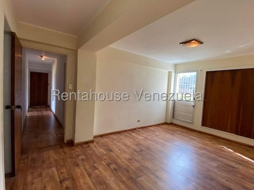 Amplio Apartamento En La Urbina, Codg Mas 25-20975