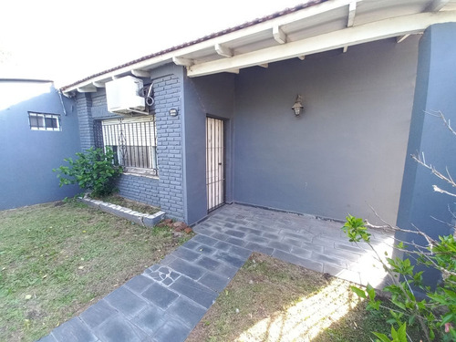 Casa + Local En Ubicación Estratégica Frente A Polideportivo