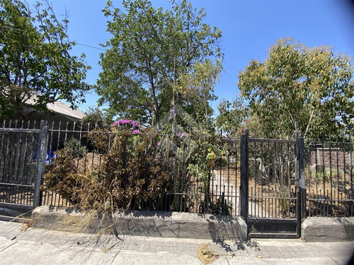 Casa En Venta De 4 Dorm. En Maipú