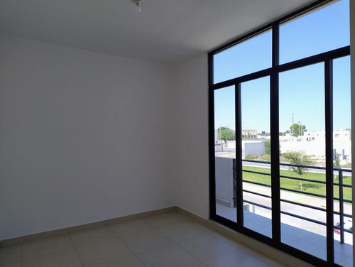 Casa En Venta En Fraccionamiento Los Olivos, Gomez Palacio