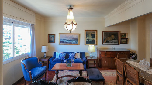 Hermoso Apartamento De Época, En Excelente Estado En El Centro De La Ciudad