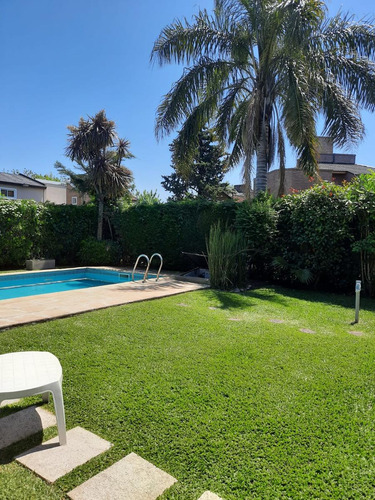 Casa En Country Club Banco Provincia