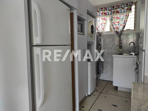 Imagen 3 de 13 de Apartamento En Trigal Centro Con Balcón Y Cocina Empotrada Liliana Martinez Remax Cd 152098