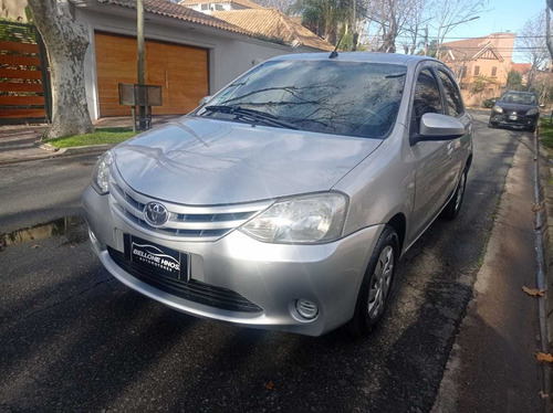 Imagen 3 de 15 de Toyota Etios Xs Nafta 1.5 Caja Manual De 6ta Año 2016