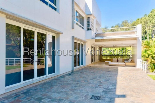 Bella Casa Moderna Con Jardín En Calle Cerrada En Venta La Lagunita Country Club I