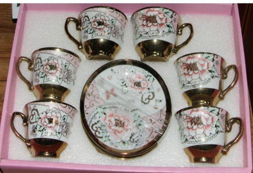 Set De Tazas Y Flores