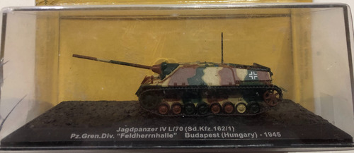 Tanque De Guerra Jagdpanzer Iv L/70 - Budapest Hungary Verde