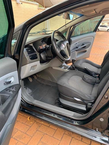 Fiat Linea 2012 1.8 16v Essence Flex 4p