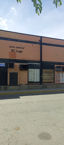 Local En Venta En Centro Comercial El Lago, Los Samanes 
