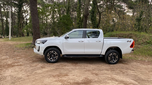 Toyota Hilux 2.8 Cd Srx 177cv 4x4 At