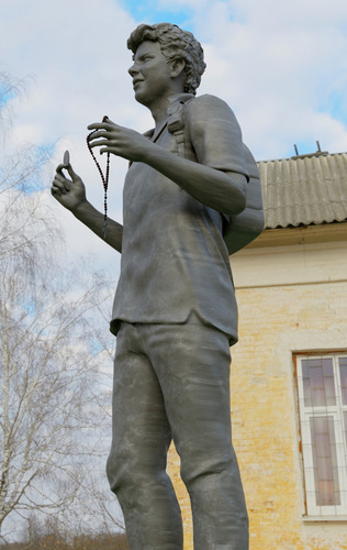 Figura De Carlo Acutis 50cm