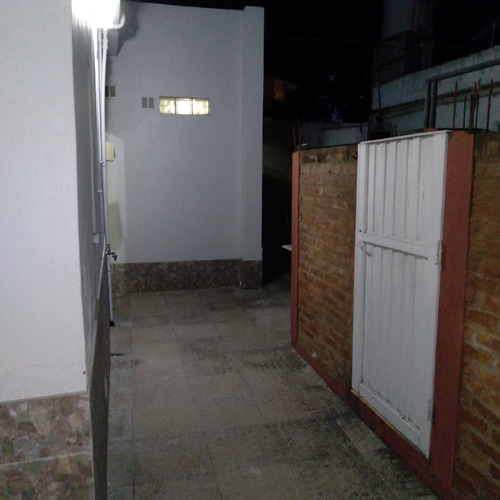 Imagen 12 de 23 de Tres Ph En Bloque Todos Con Entrada Independiente - Depto. De 3 Ambientes Y Patio, Monoambiente Con Cocina Y Patio Y Depto. De 2 Ambientes Con Patio Y Entrada De Auto.