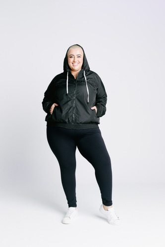 Imagem 2 de 8 de Jaqueta Corta Vento Sabiha Plus Size Preto Wonder Size