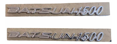 Emblema Datsun Metal 1500 ( 2 Piezas )