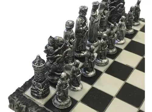 jogo de xadrez temático medieval bruxo tabuleiro vermelho