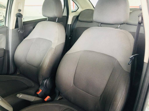 Imagem 8 de 9 de Fiat Grand Siena 1.4 Mpi Attractive 8v Flex 4p Manual