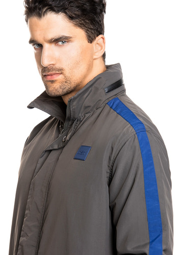 Imagen 4 de 4 de Chaqueta Hombre Easton Gris New Man Ss 2022