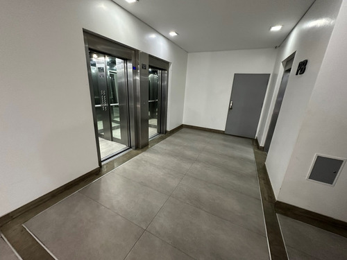 Luminoso Piso De Oficinas En Venta En Capital Federal
