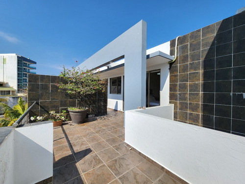 Casa Residencia De 5 Habitaciones Ubicada En Residencial Playas Del Conchal, Riviera Veracruzana, Un Excelente Fraccionamiento Que Te Brinda La Seguridad Y Tranquilidad Que Tu Familia Y TĂș Se Merecen.