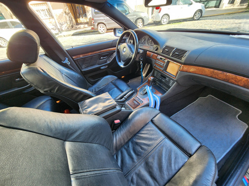 BMW Serie 5 4.4 V8 540i Sportive At