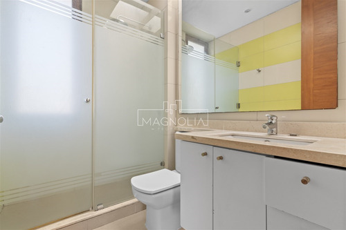 Casa En Venta De 6 Dorm. En Colina