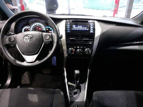 Toyota Yaris 1.3 16V FLEX XL LIVE MULTIDRIVE