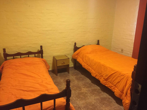 Alquilo Piriapolis Lindos Aptos Tipo Casita En Pleno Centro De Piriapolis A 5 De La Playa 2 Dormitorios Parrillerito Lugar Para El Auto Totalmente Equipado Para 5 Personas