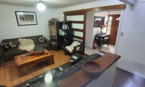 Se Vende Casa De 1 Piso. 3d, 3b + Servicio Y Quincho