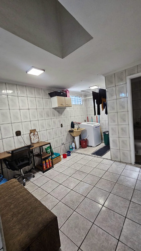 Casa Triplex À Venda Em Condomínio, 4 Quartos, 4 Banheiros, Varanda, 2 Vagas