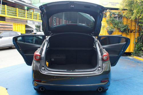 Mazda 3 2.0 Touring