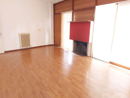 Imagen 6 de 18 de Venta Casa En Una Planta De 3 Dormitorios, Fondo Y Garaje