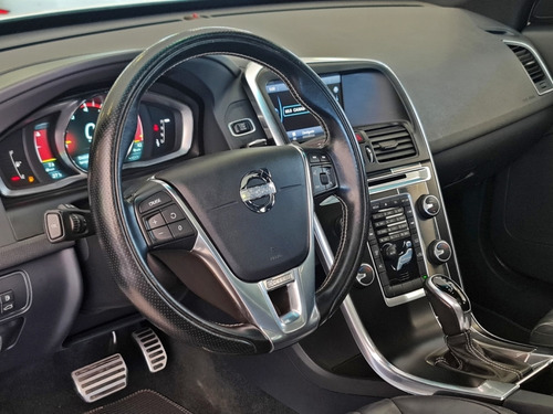 Volvo XC60 2.0 T5 R DESIGN TURBO GASOLINA 4P AUTOMÁTICO