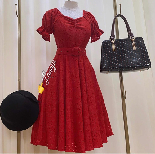 Imagem 1 de 8 de Vestido Midi Rodado Malha Lase Vermelho